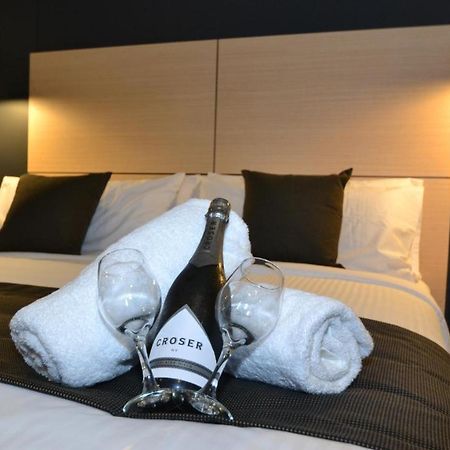 The Astor Suites Goulburn Ngoại thất bức ảnh